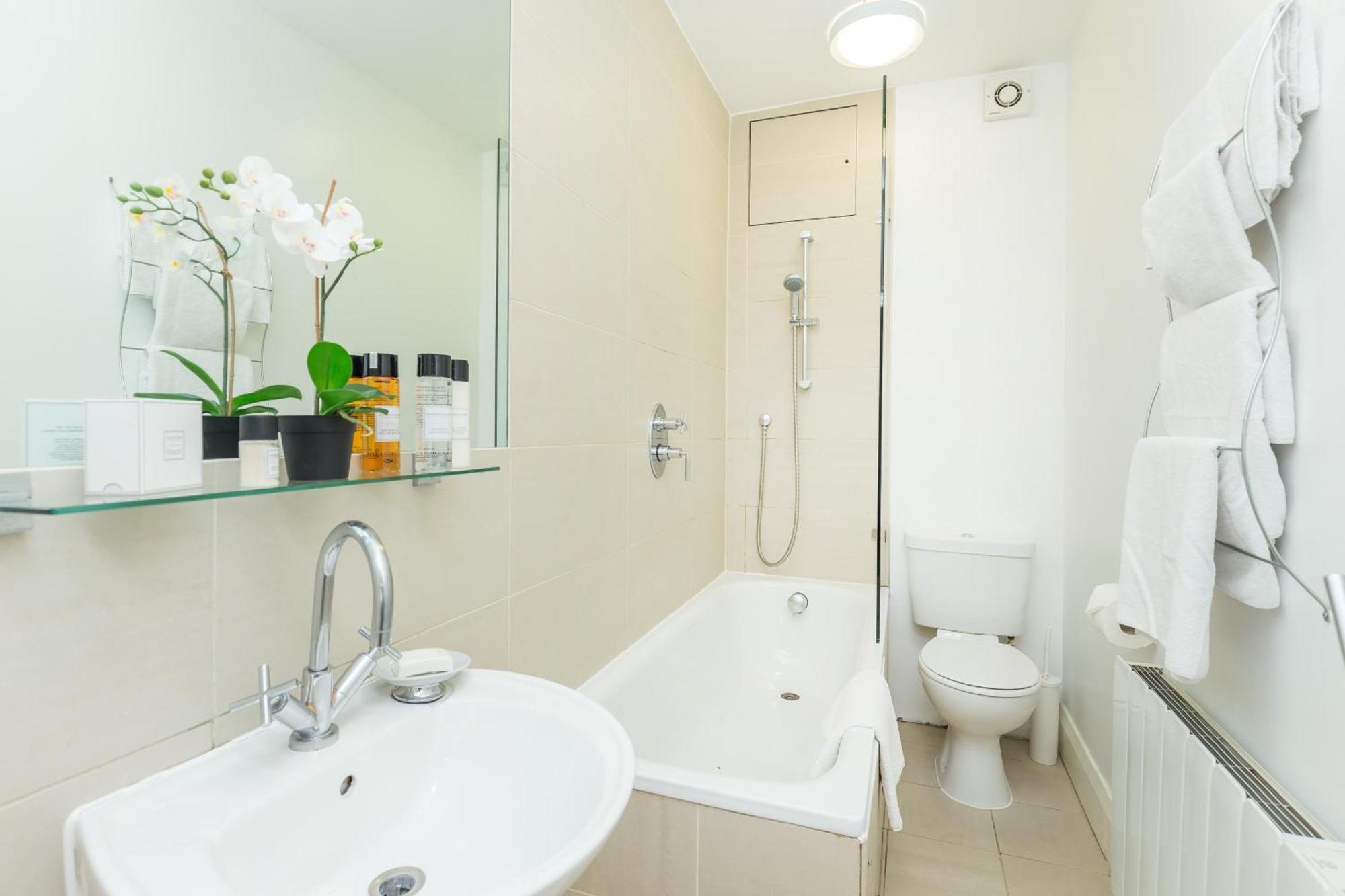 Picton 2Br Apartment - Prime Location & Comfort 런던 외부 사진