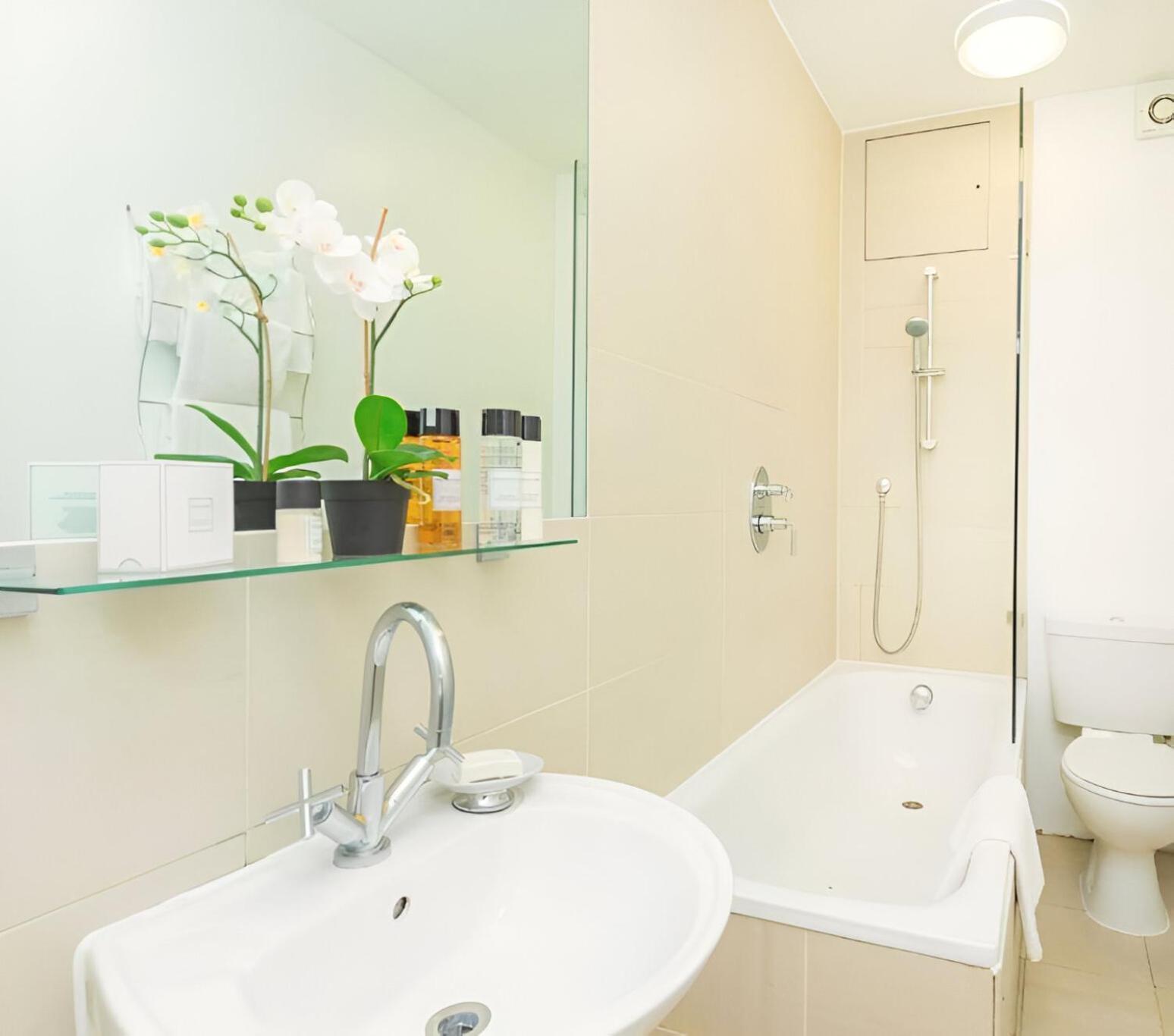 Picton 2Br Apartment - Prime Location & Comfort 런던 외부 사진